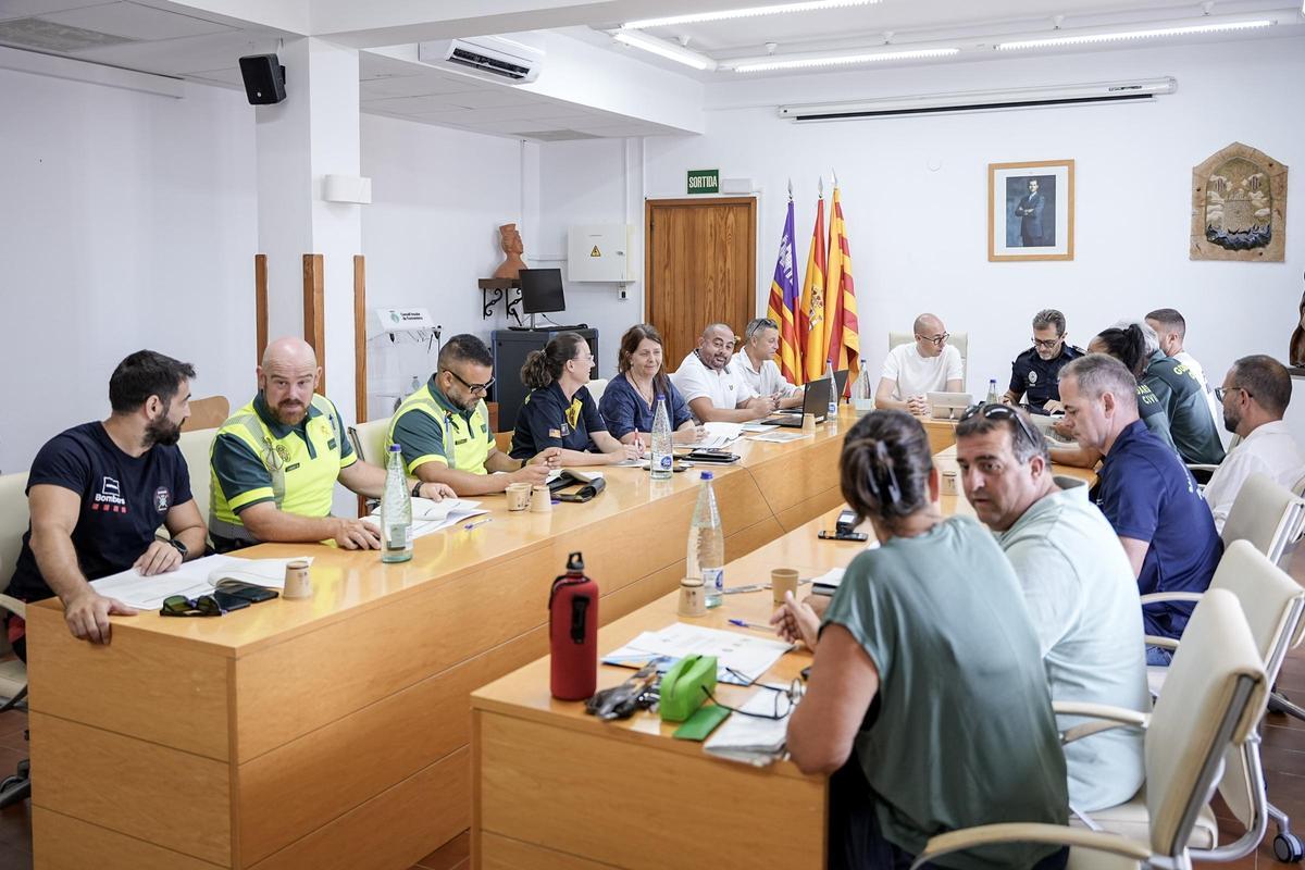 Reunión celebrada en Formentera para coordinar el operativo por el eclipse solar.