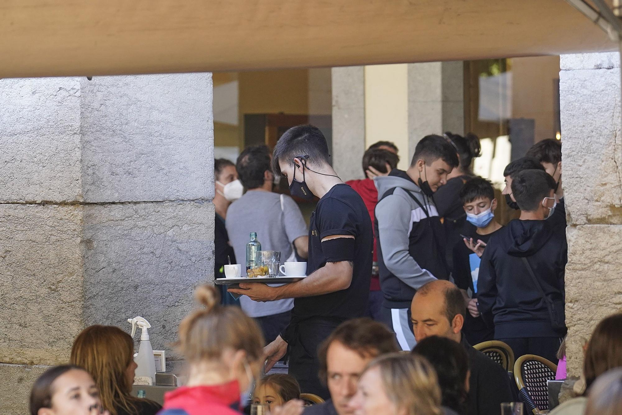 Gironins que treballen durant tot el 12-O sense fer-se fotos