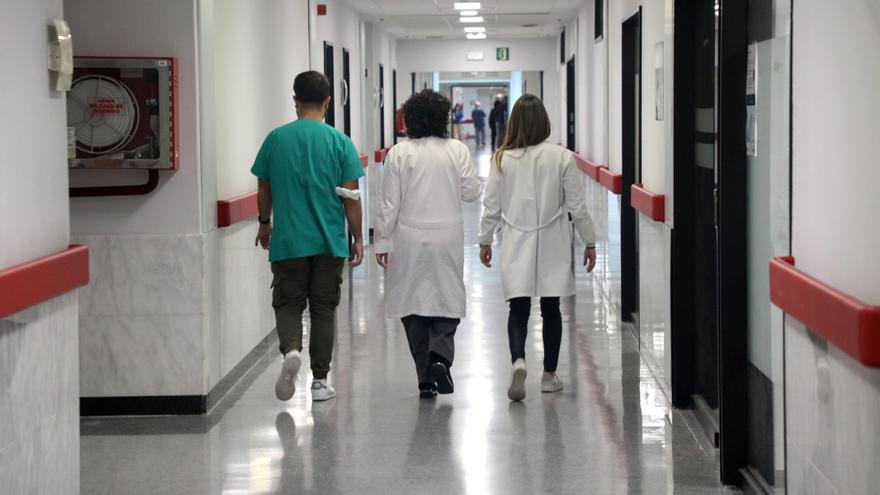 El Gobierno rechaza abordar el retraso en el final de la formación de más de 300 médicos