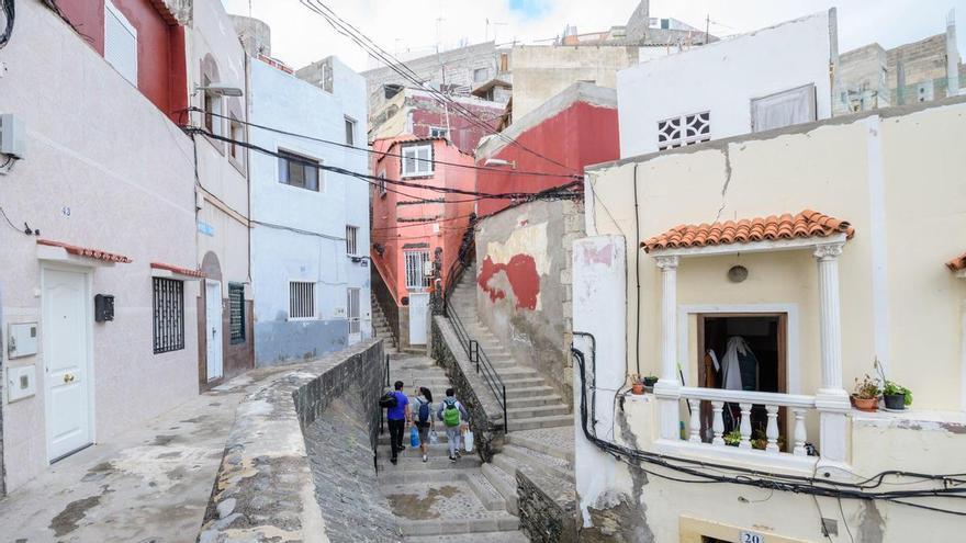 El cadáver apareció en plena calle y parecía una sobredosis: dos detenidos por homicidio en Las Palmas de Gran Canaria