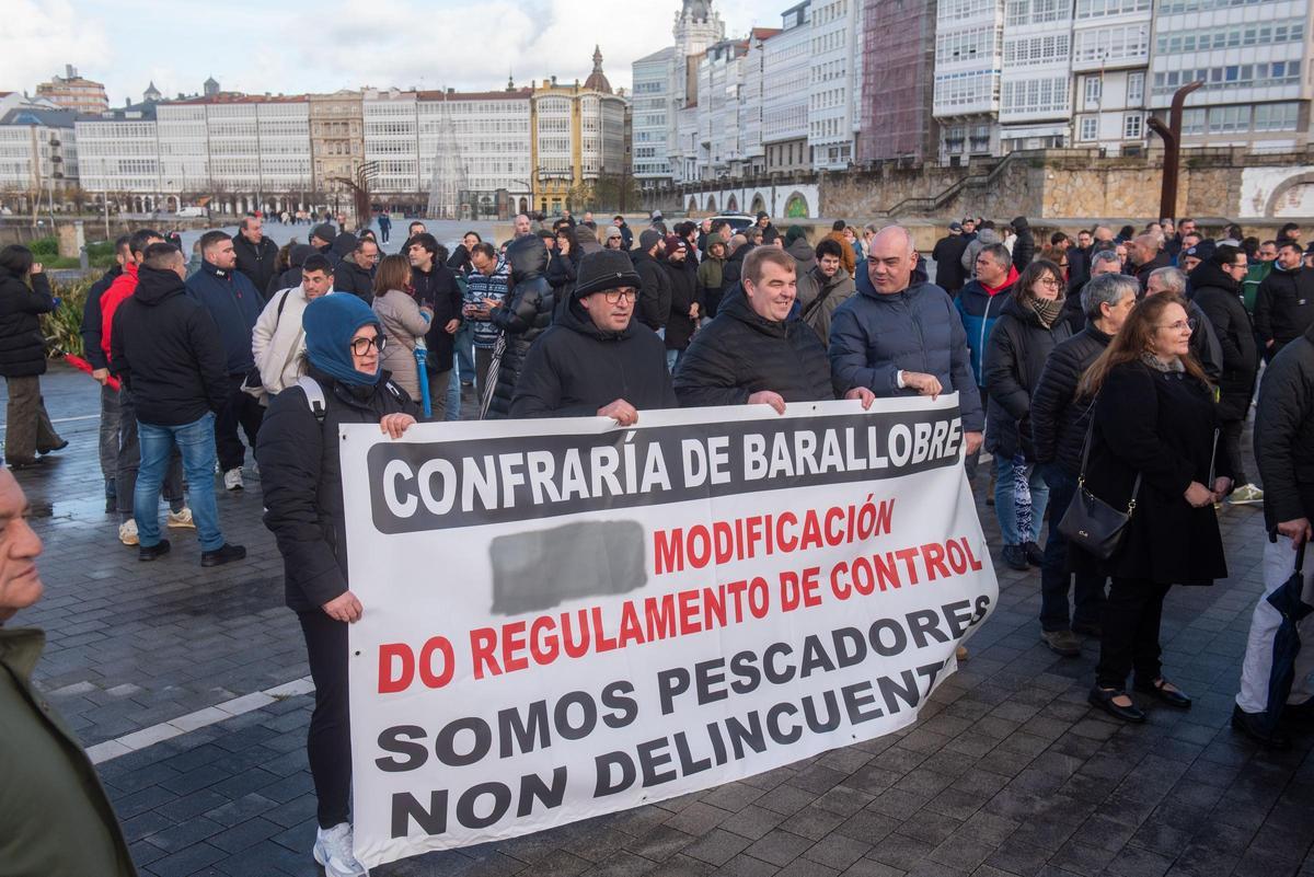 Concentración de pescadores en O Parrote en protesta por el nuevo Reglamento de Control de la Unión Europea