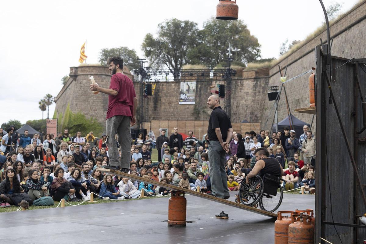 El castell de Munjüic se llena de circo como nuevo escenario de la Mercè