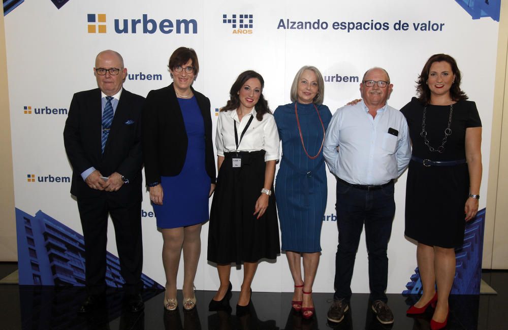 Algunos de los asistentes al 40º aniversario de Urbem.