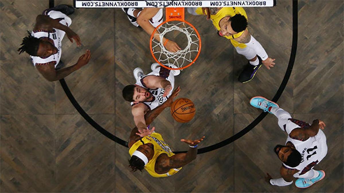 Victoria de los Lakers en casa de Brooklyn Nets