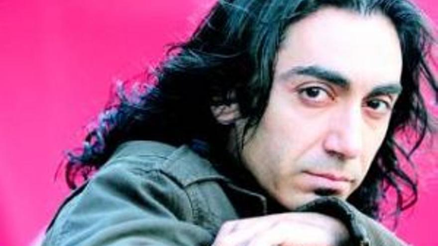 Juan de Dios Fernández, cantante y compositor: &quot;El amor y el desamor inspiran la realidad de todas mis canciones&quot;