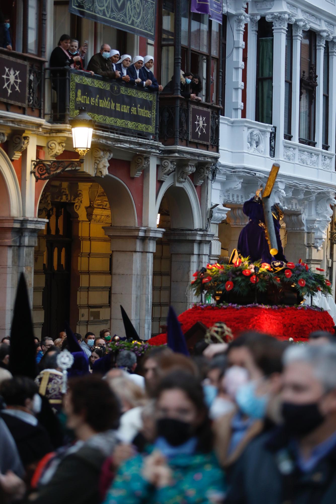 EN IMÁGENES: Así fue la procesión del Santo Encuentro de Avilés