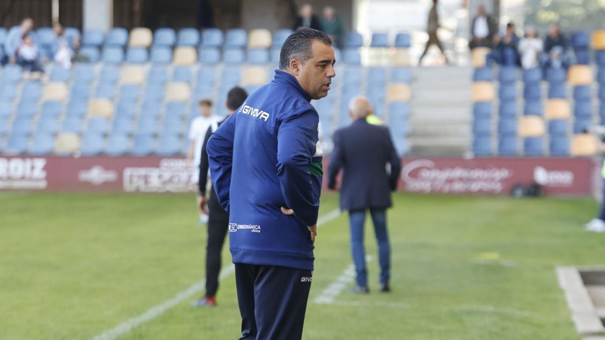 Germán Crespo, durante el encuentro ante el Pontevedra en Pasarón.