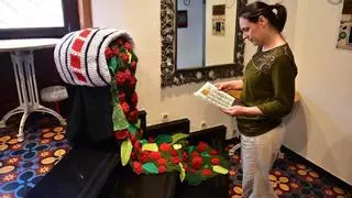 Crochet solidario en Plasencia, con cuadro de Robe incluido, para apoyar a la Federación de Enfermedades Raras