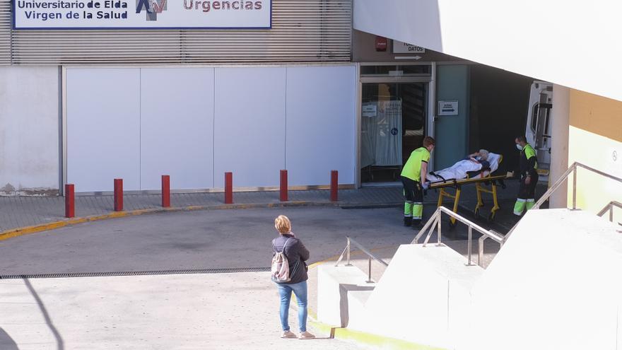 Detenido en el Hospital de Elda por intentar robar a una paciente en la sala de espera