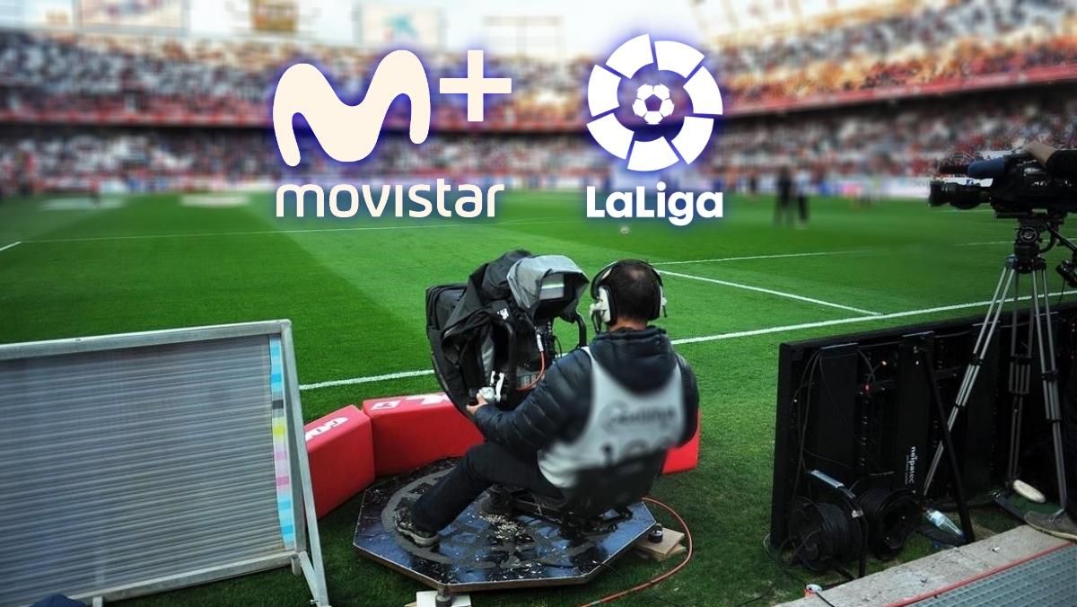 Cámara de televisión, durante la retransmisión de un partido de la Liga Santander.