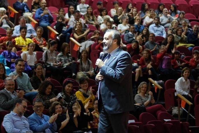 Las Palmas de Gran Canaria . El rector de la Universidad de Las Palmas de Gran Canaria, Rafael Robaina, asiste a la gala con la que el Instituto Confucio de la institución celebra el Año Nuevo Chino, que en esta ocasión festejará el advenimiento del año de la rata, animal que simboliza el ingenio y la chispa en el zodiaco chino  | 31/01/2020 | Fotógrafo: José Carlos Guerra