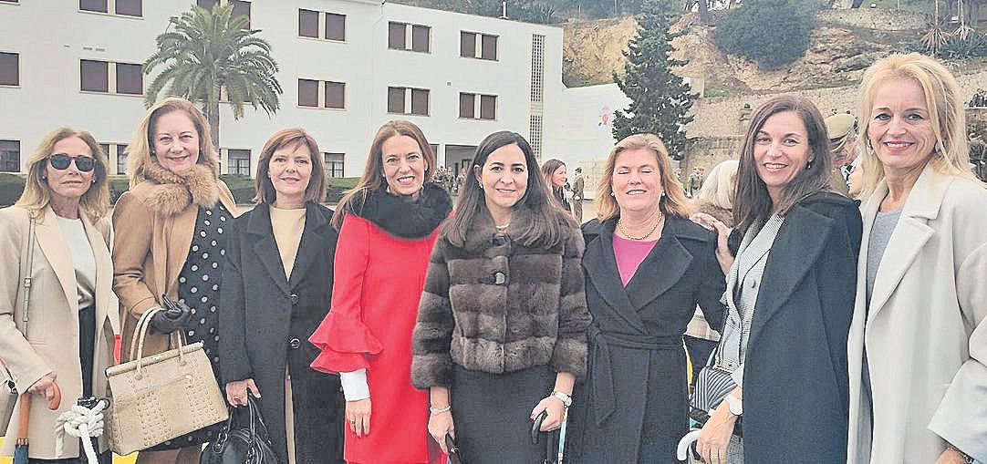 Emma, Águeda, Elvira, Cuca, Mamen, Victoria, Susana y María Dolores.