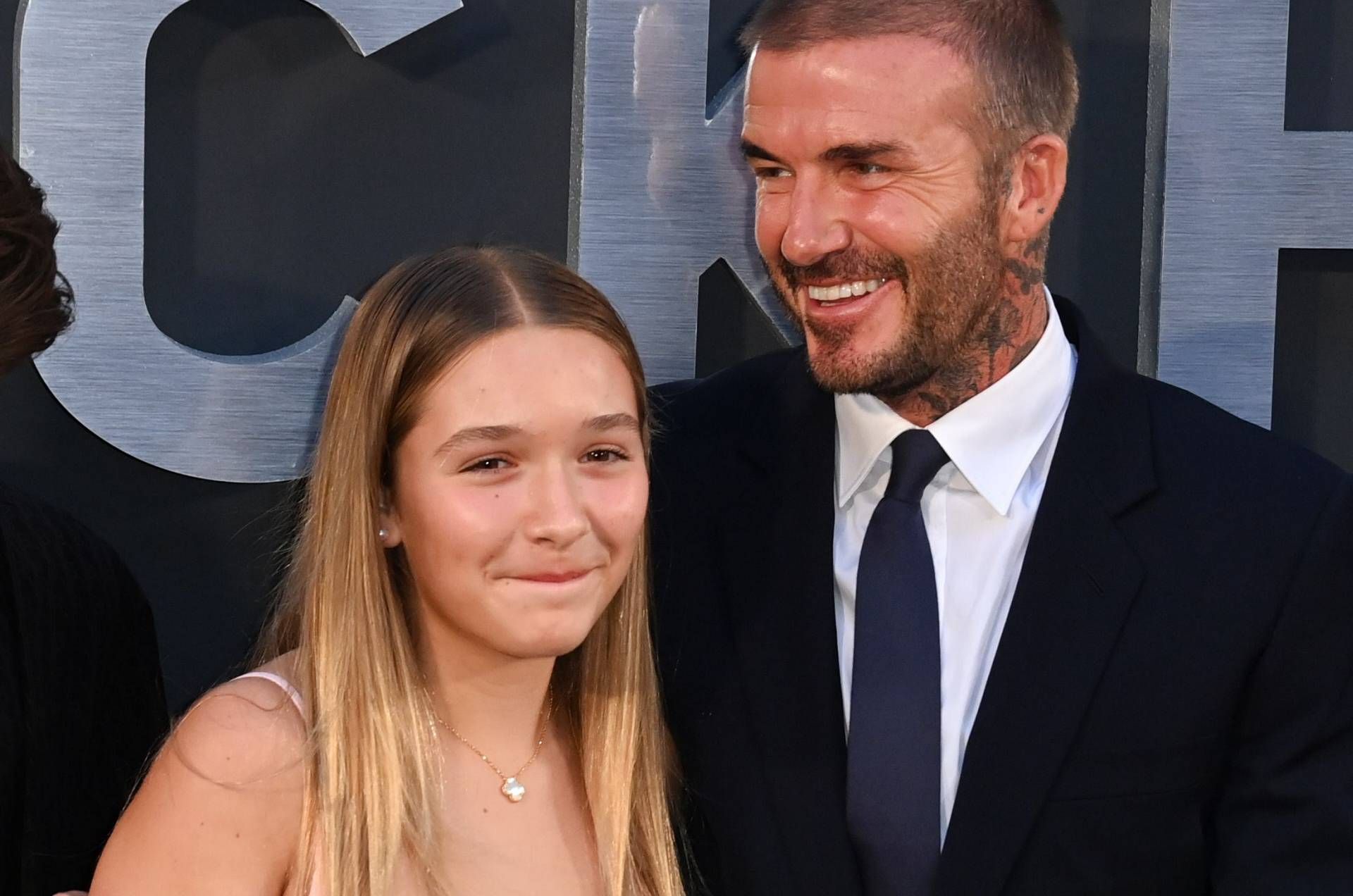 Harper Beckham y su padre, David Beckham, en la presentación de la serie 'Beckham'