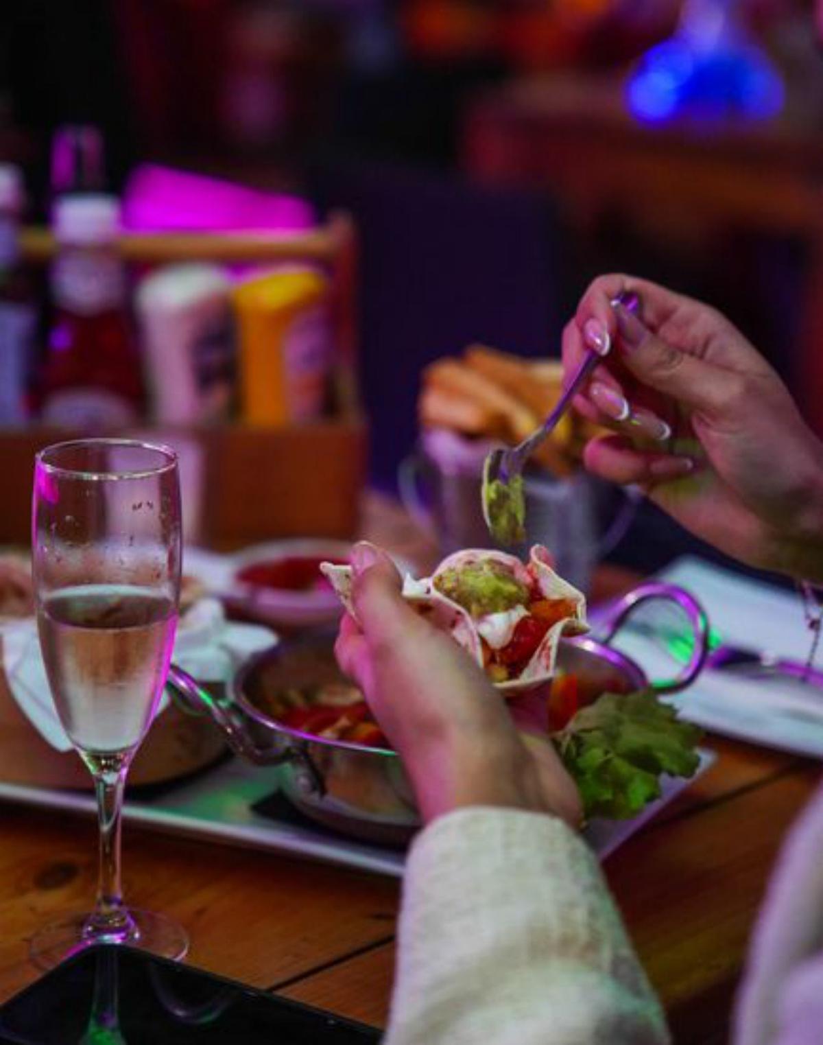 Variedad de sabores en un restaurante para familias al completo.