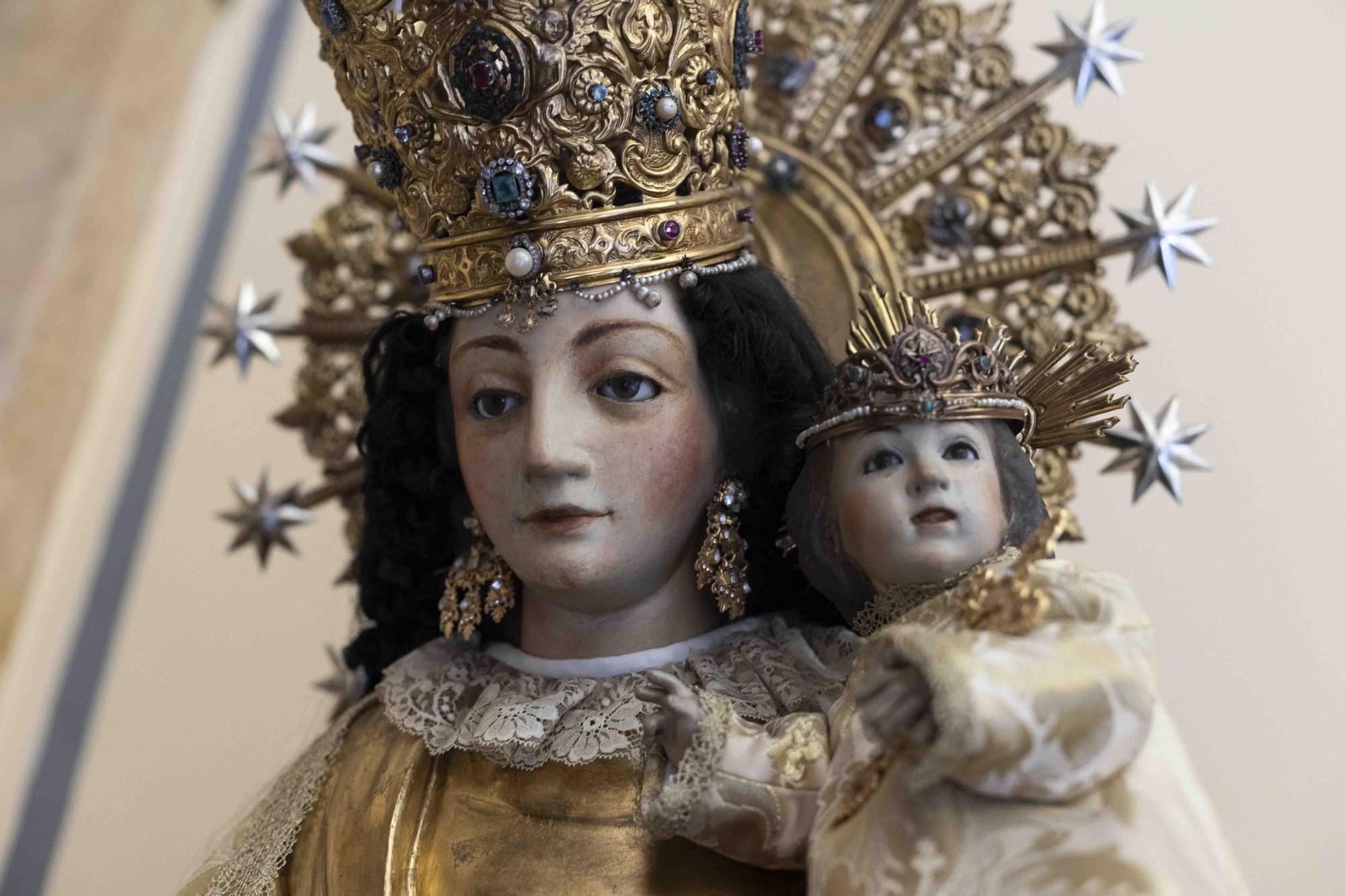 La Virgen de los Desamparados en el Ayuntamiento