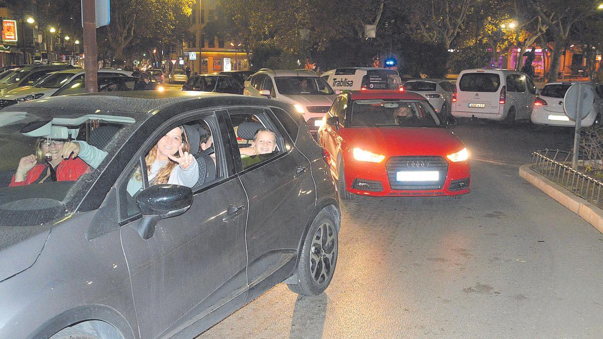 Manifestantes en la protesta motorizada de Manacor.