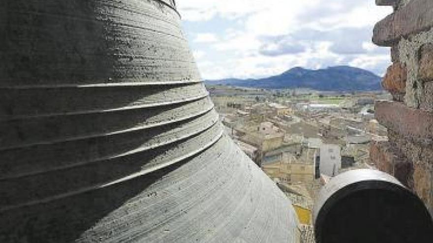 Las campanas de Tabuenca tocan en apoyo a la repoblación