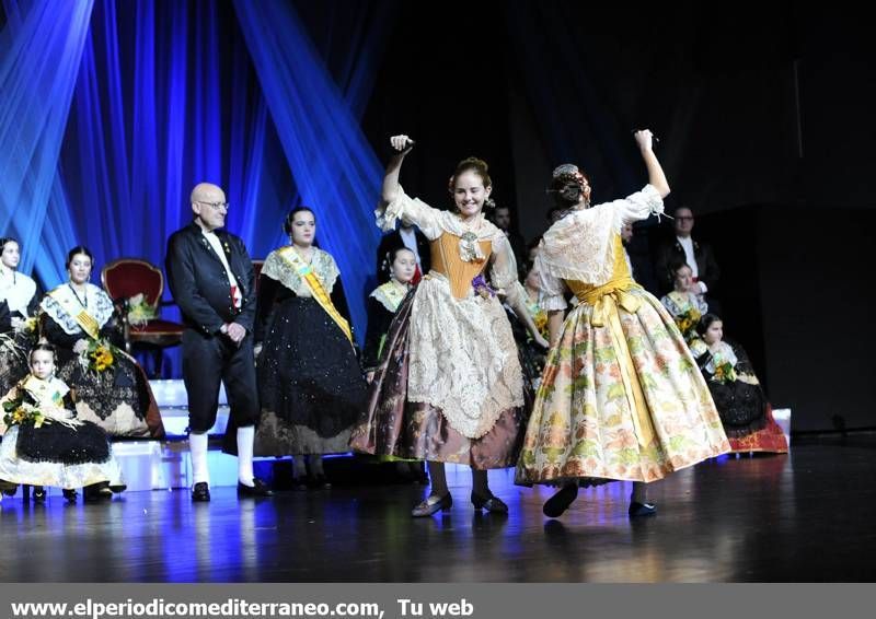 GALERÍA DE FOTOS -- Cor de la Ciutat venera a Teresa y Beatriz