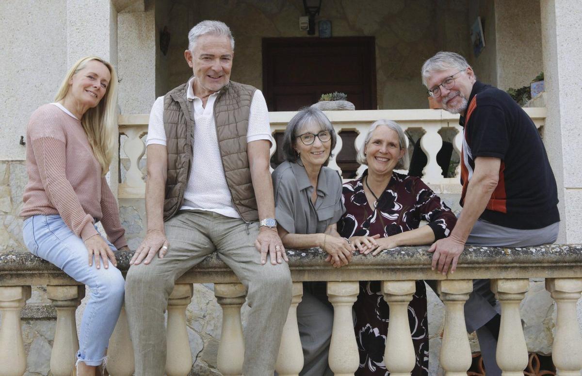 Dana Buchmann, Roland Werner, Claudia Lier, Martje Mechels, Holmfried Braun von der evangelischen Gemeinde.