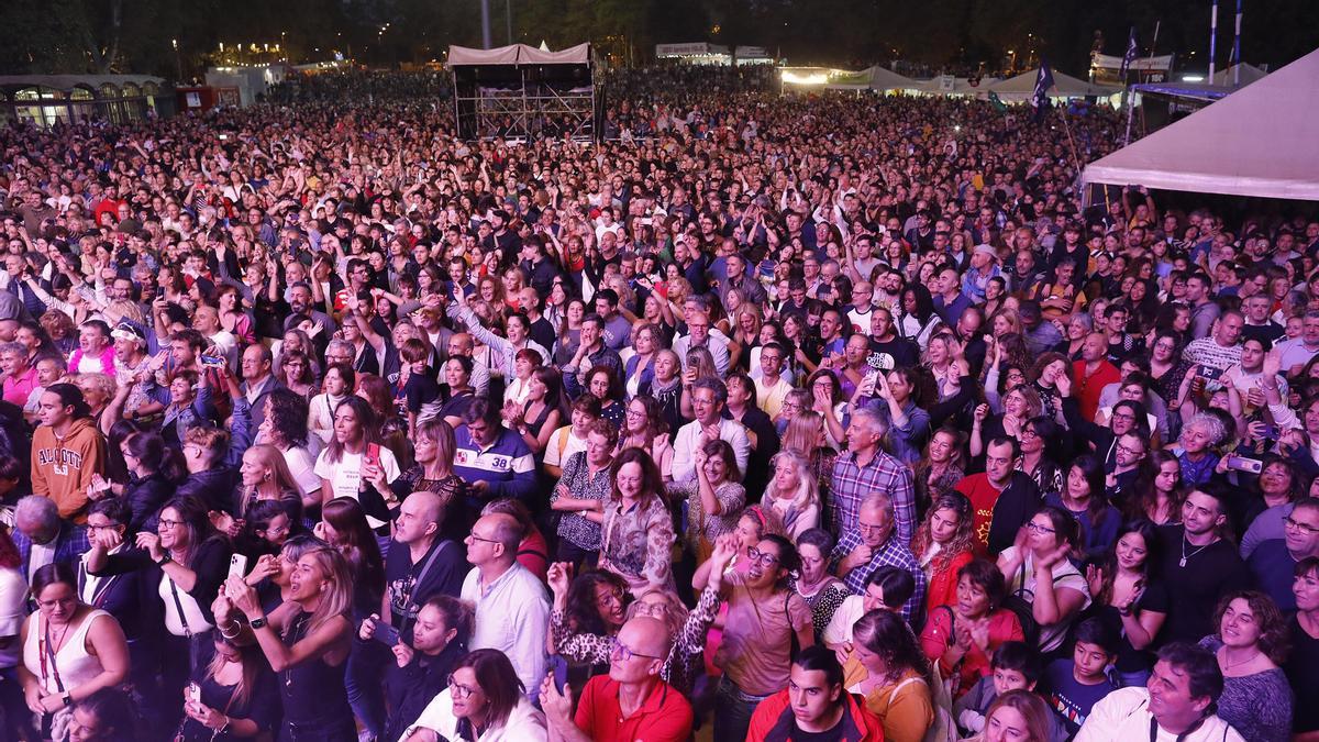 L'Orquestra Di-Versiones omple la Copa