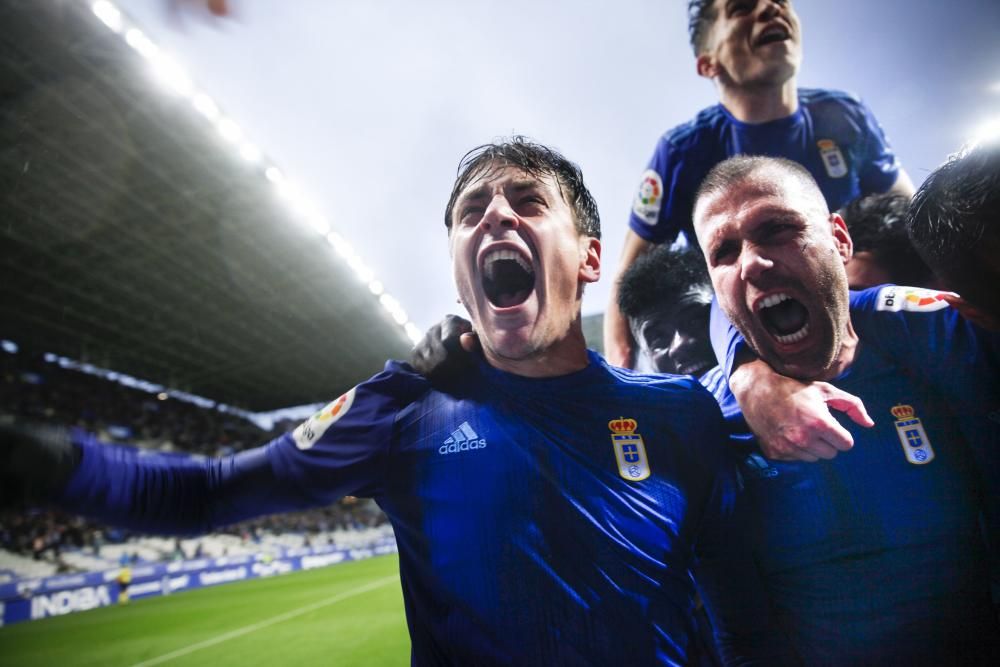 El partido entre el Real Oviedo y el Rayo Vallecano, en imágenes