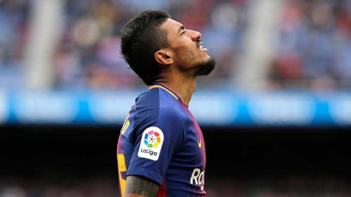 Paulinho, en una acción del Barça-Celta de este sábado en el Camp Nou