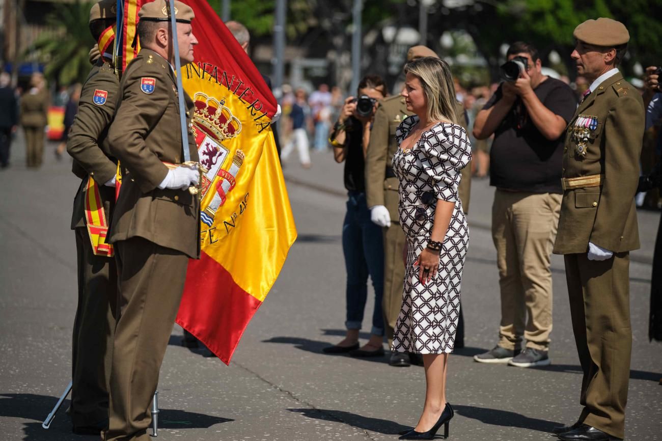 Jura de Bandera de civiles en Santa Cruz