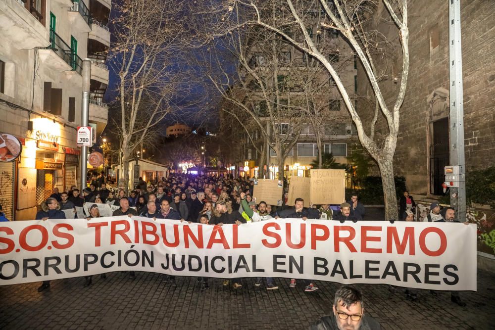 Nueva manifestación del entorno Cursach contra el juez Penalva