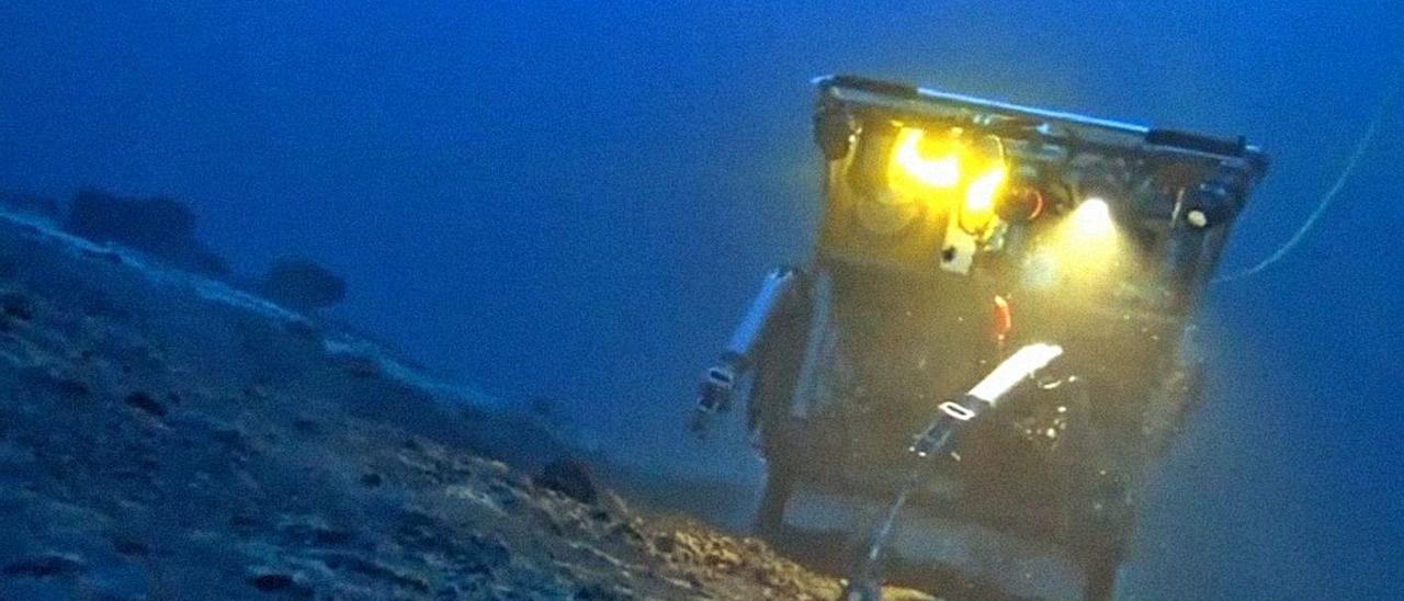 El robot submarino ‘Liropus 2000’ durante una de sus operaciones de rastreo durante la búsqueda de Anna y Tomás Gimeno. | | LP/DLP