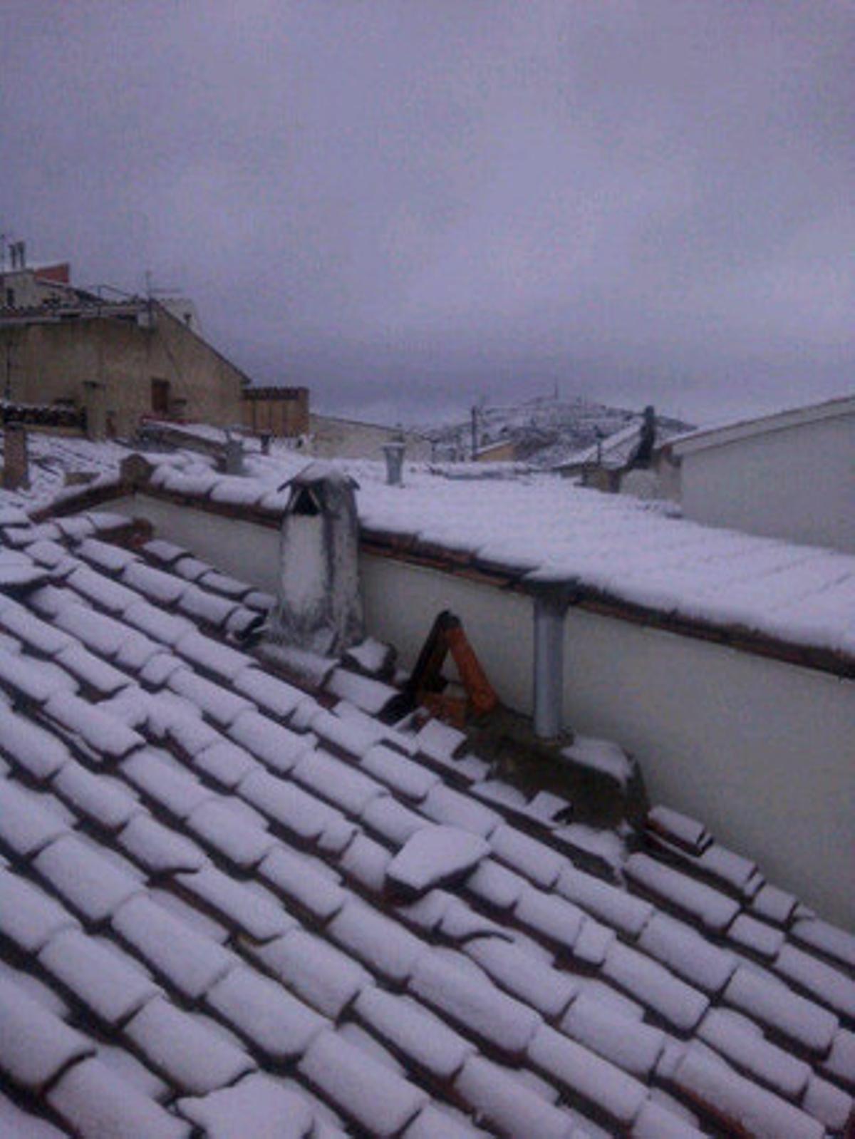 Teulades gelades a Morella (Castelló).