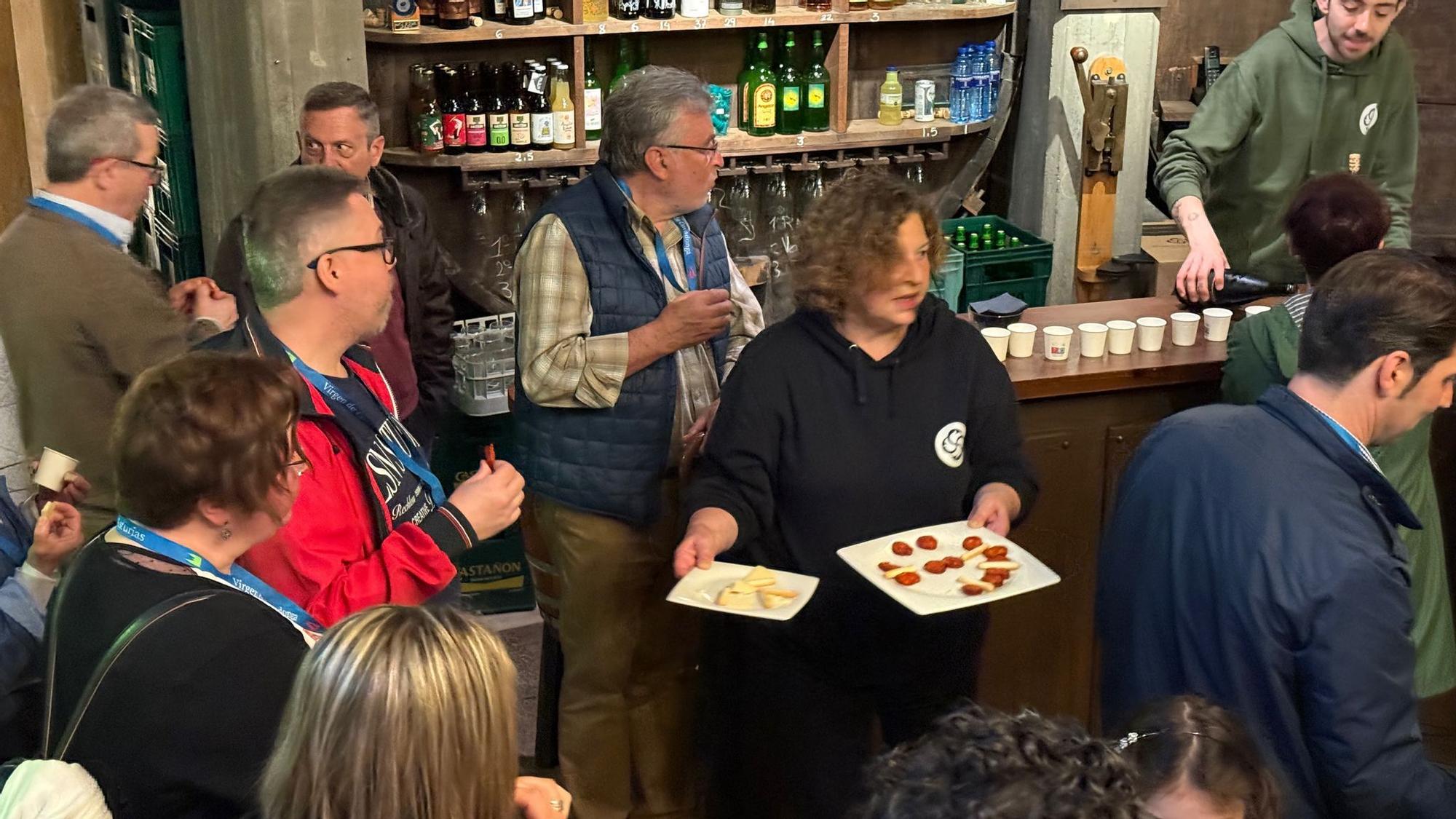 La Semana de la Floración del Manzano concluye con una visita al 'Sancta Sanctorum' de la cultura sidrera asturiana