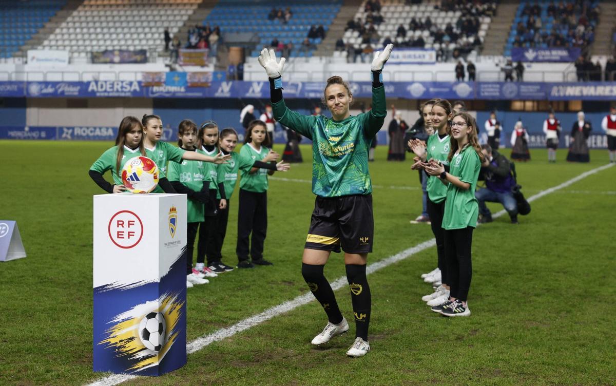 EN IMÁGENES: Así fue el debut de Asturias ante Navarra en un partido de fútbol femenino histórico en el Suárez Puerta