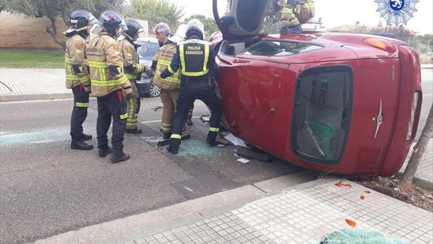 Aparatoso choque en la calle Marcelino Álvarez