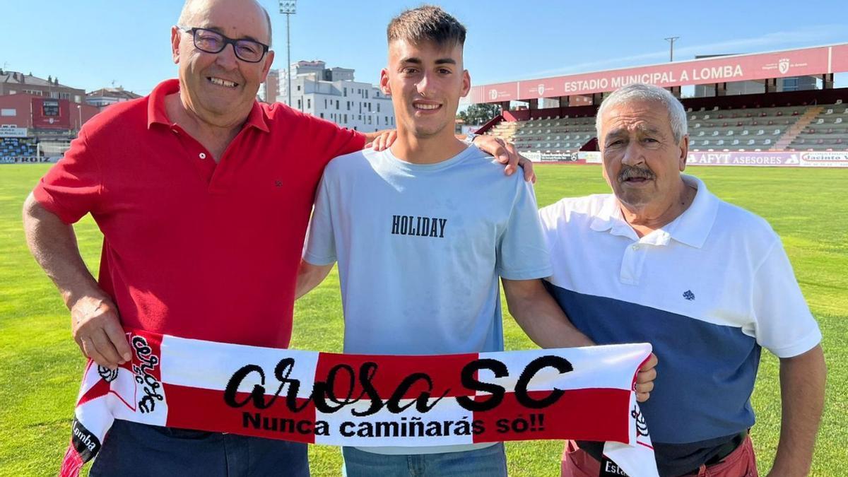 El club mostró el total respaldo a Hugo Barcia en su estreno oficial como arlequinado. |  // FDV