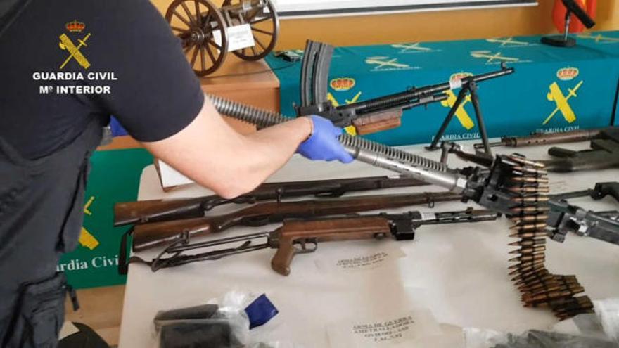 Detenido un vecino de Pontevedra que tenía un arsenal de armas de fuego en casa