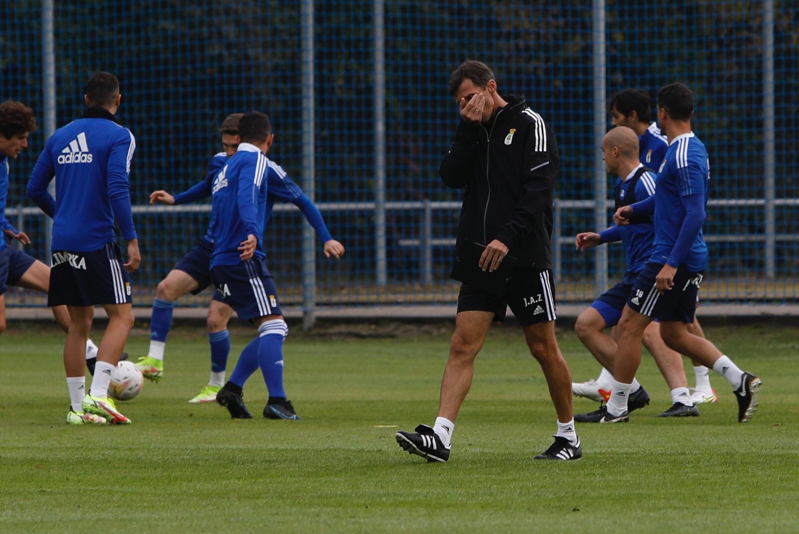 Las imágenes del entrenamiento del Oviedo tras la derrota ante el Burgos