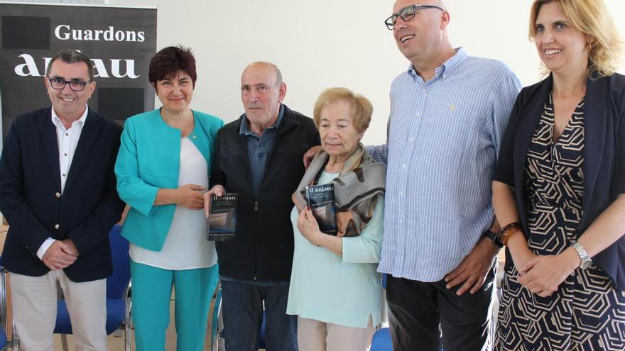 Els premiats, amb Miquel Gotanegra i les autoritats.