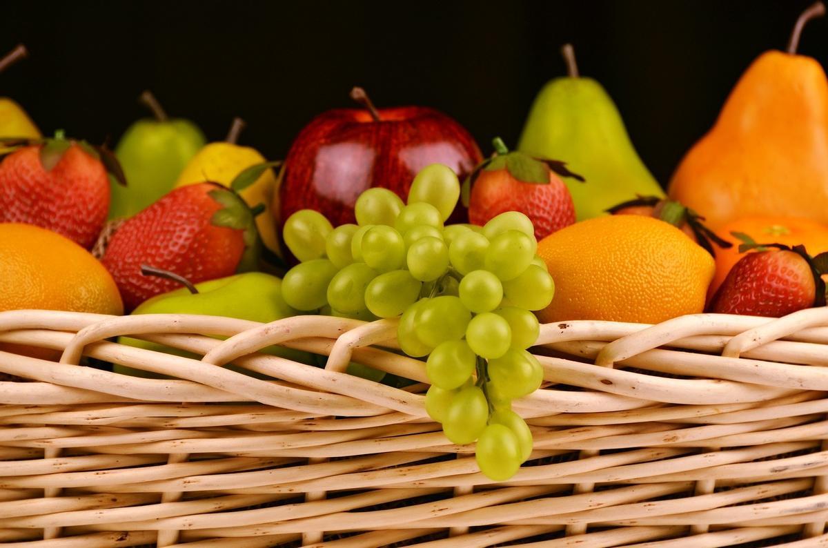 La fruta para cenar sí, pero no como única protagonista.