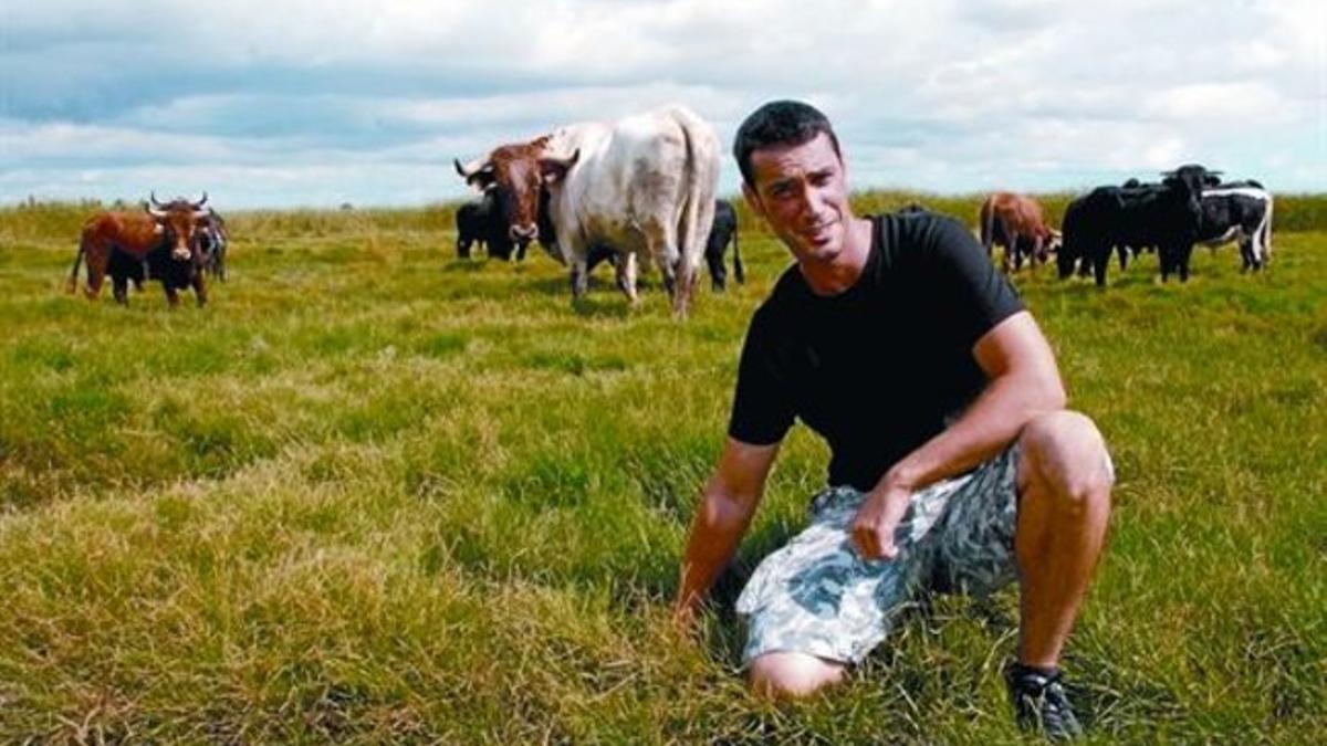 Paco Palmer Margalef, ayer, junto a su ganado.