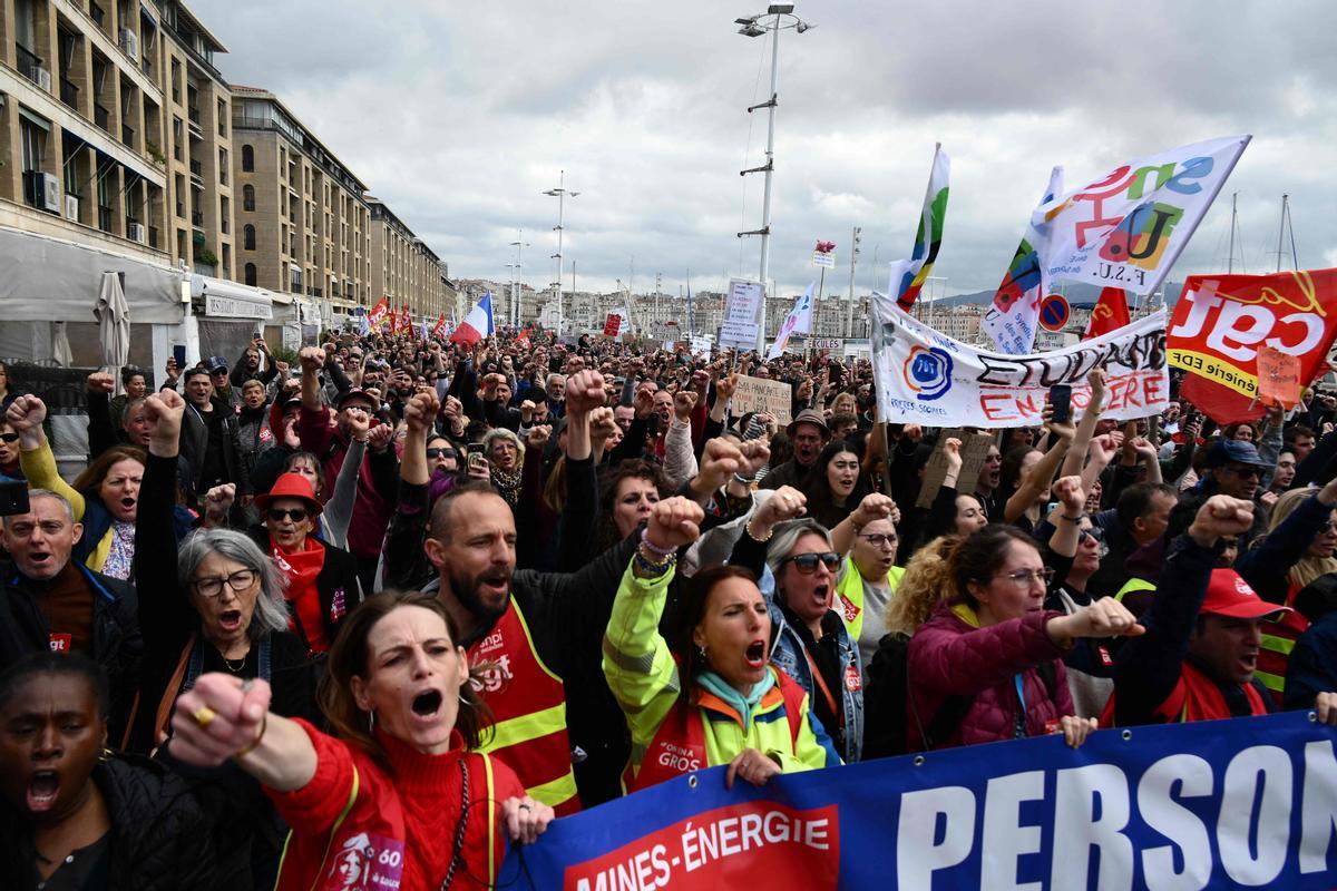 Novena jornada de paros y protestas en Francia por la controvertida reforma de las pensiones de Macron