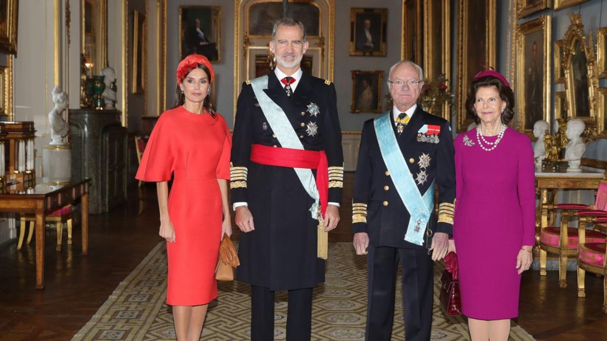 Los reyes de España desembarcan en Suecia | JUANJO MARTÍN /EFE