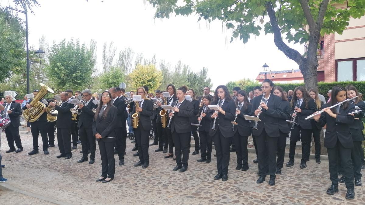 La Banda La Lira de Toro, en el desfile de la fiesta de la Virgen del Canto