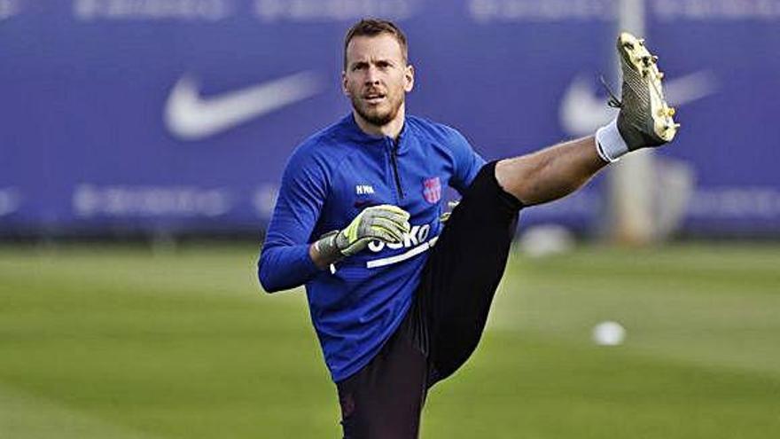 El porter Neto, durant l&#039;entrenament d&#039;ahir del conjunt blaugrana.