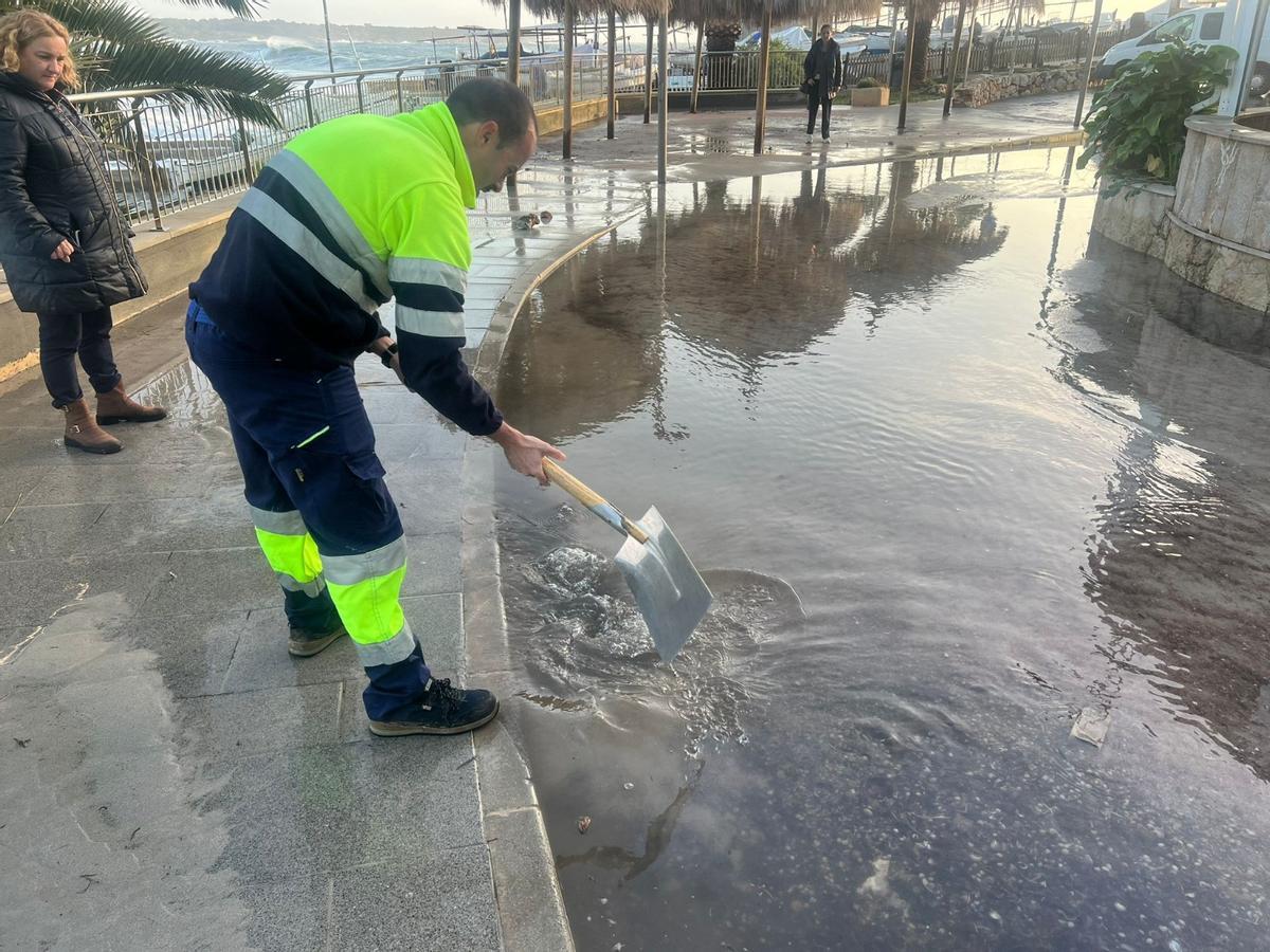 Los efectos de la borrasca en las playas de Manacor