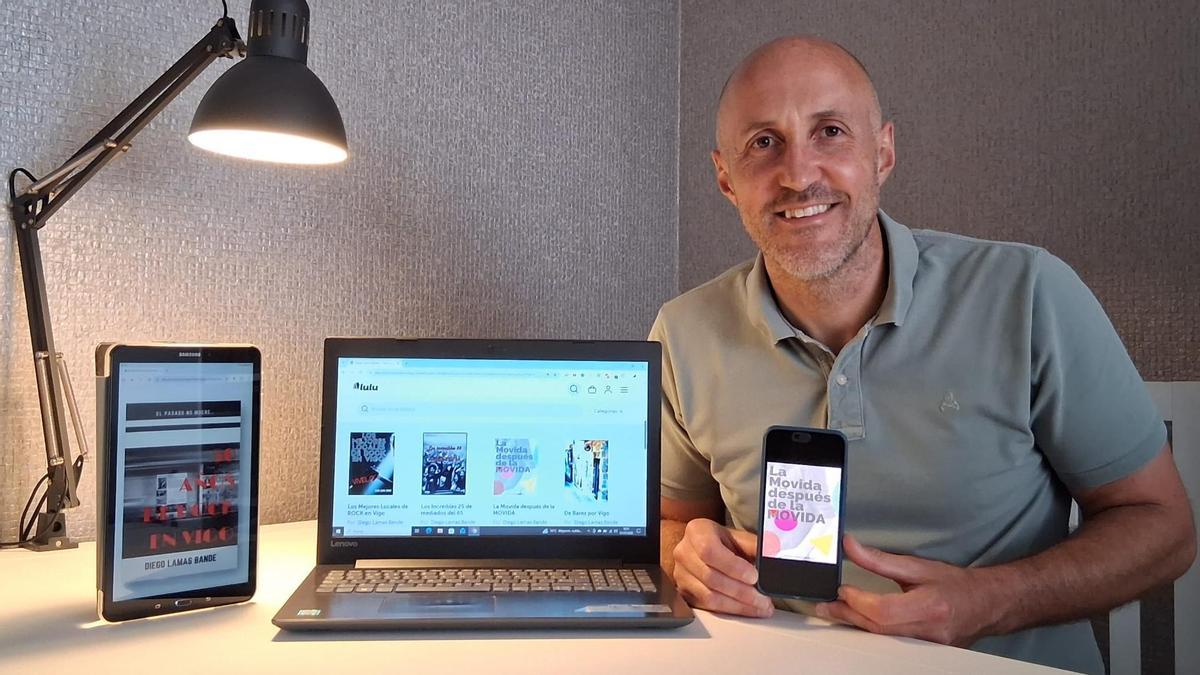 El vigués Diego Lamas mostrando el material digitalizado de «Pentalogía de la Música Viguesa».