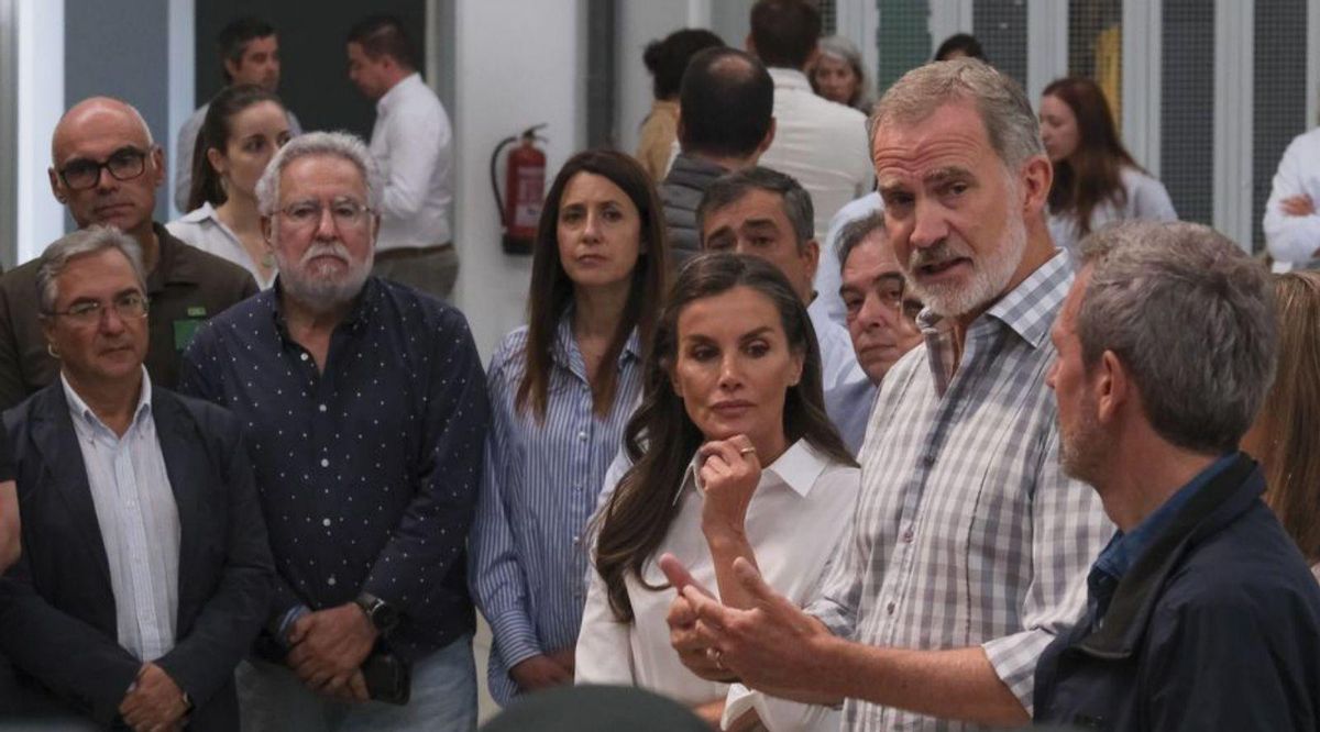 El Rei insta a prendre nota dels focs per "ser més forts en el futur" El Rei insta a prendre nota dels focs per "ser més forts en el futur"