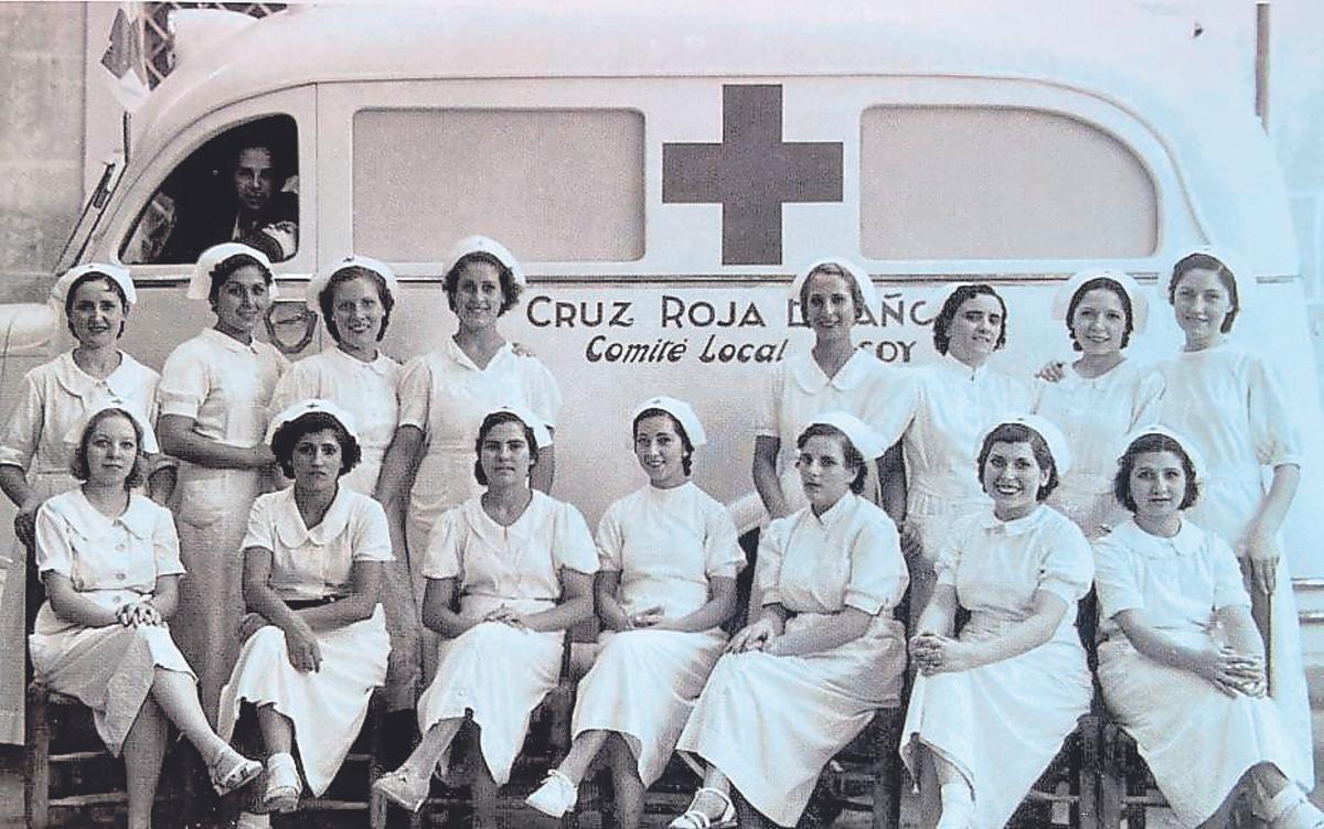 Damas Auxiliares Voluntarias de Cruz Roja en Alcoy, ca. 1936-39.