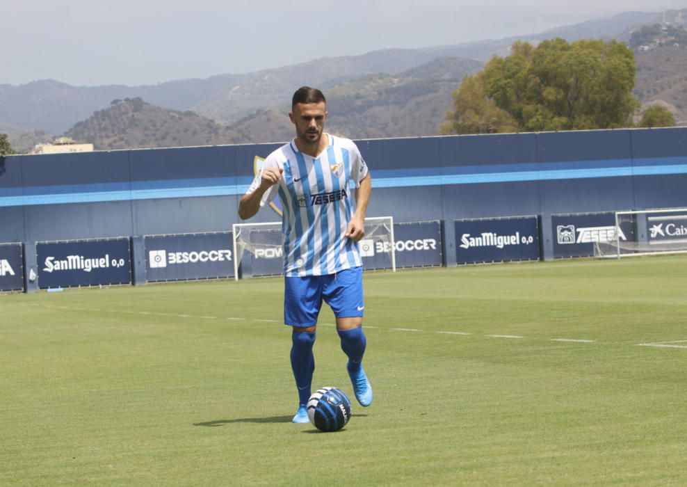 El Málaga CF presenta a Sadiku , González, y Benkhemassa