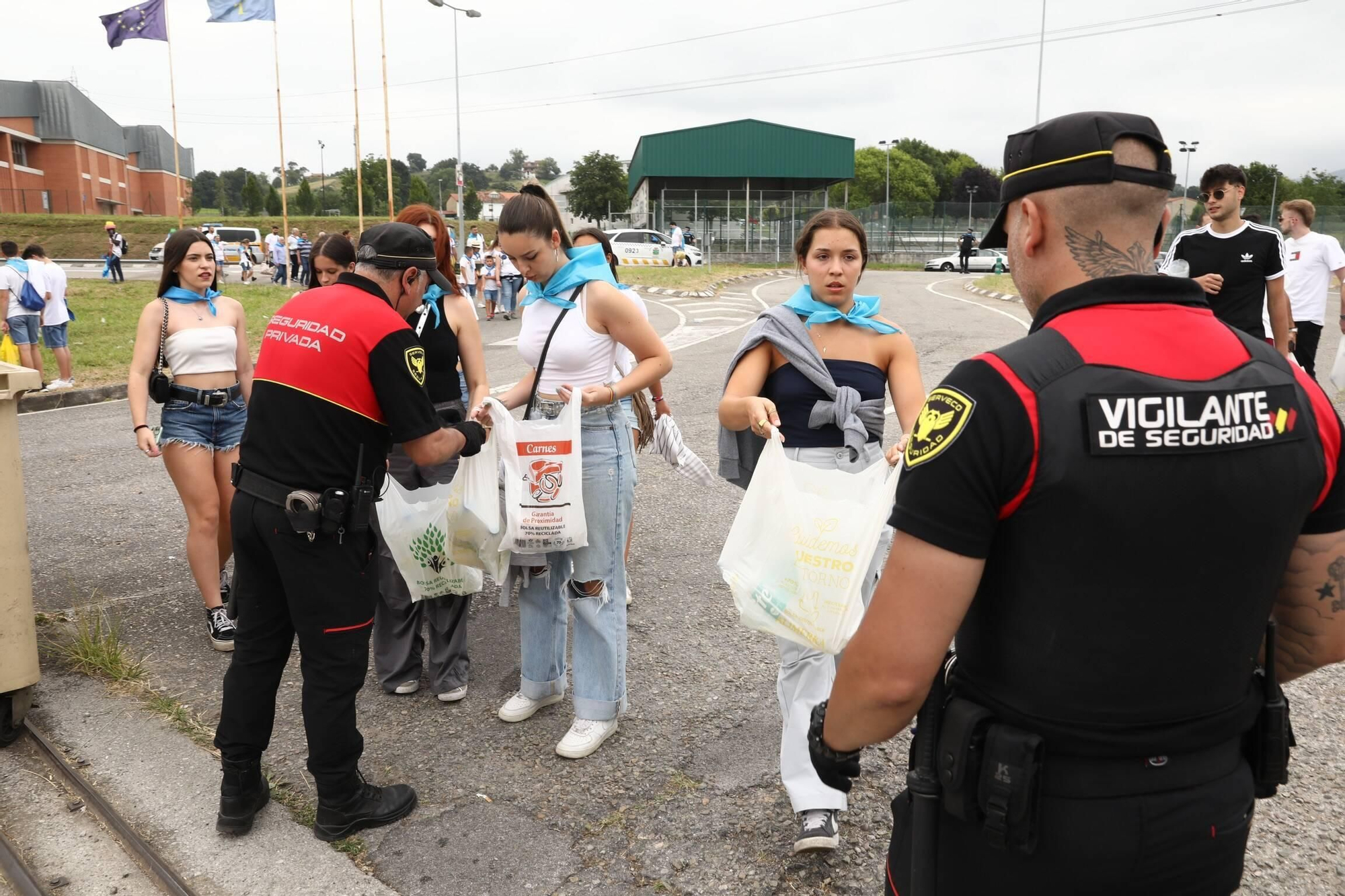 En imágenes: Miles de romeros celebran el Carmín en la Pola