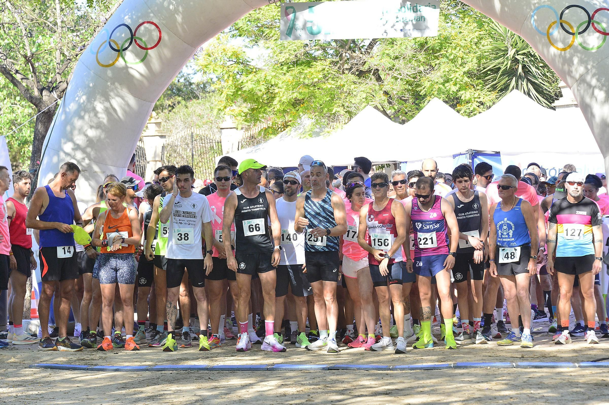 Carrera solidaria organizada por  QUIRÓNSALUD en beneficio de la asociación AFECÁNCER